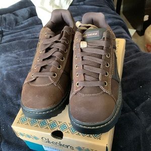 Brand New, Skechers Tredds interactive, chocolate brown suede, sz 7.5 46406/CHSD